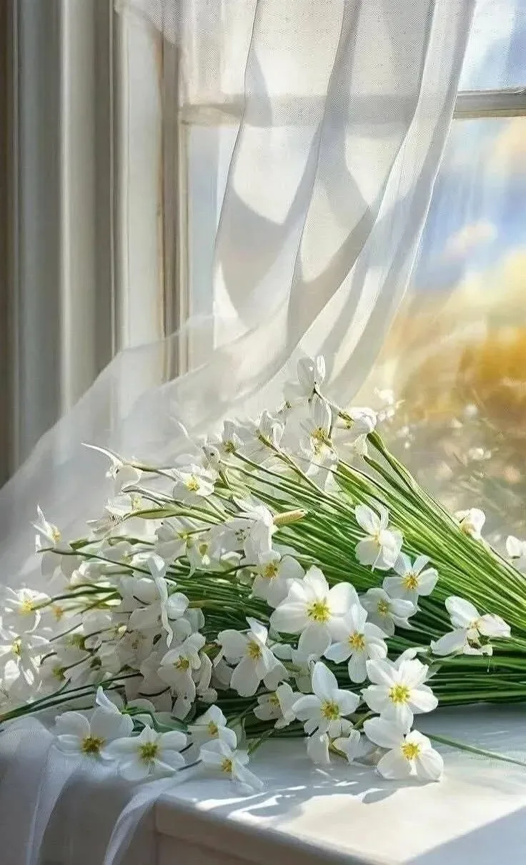 Знаешь, я хочу, чтоб каждое слово этого утреннего стихотворенья вдруг потянулось к рукам твоим,  сло