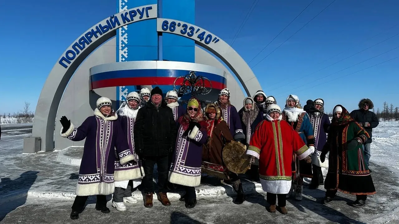 ✨Продолжаем наши воспоминания о традициях лицея и первой церемонии вручения золотых яблок!  Безуслов