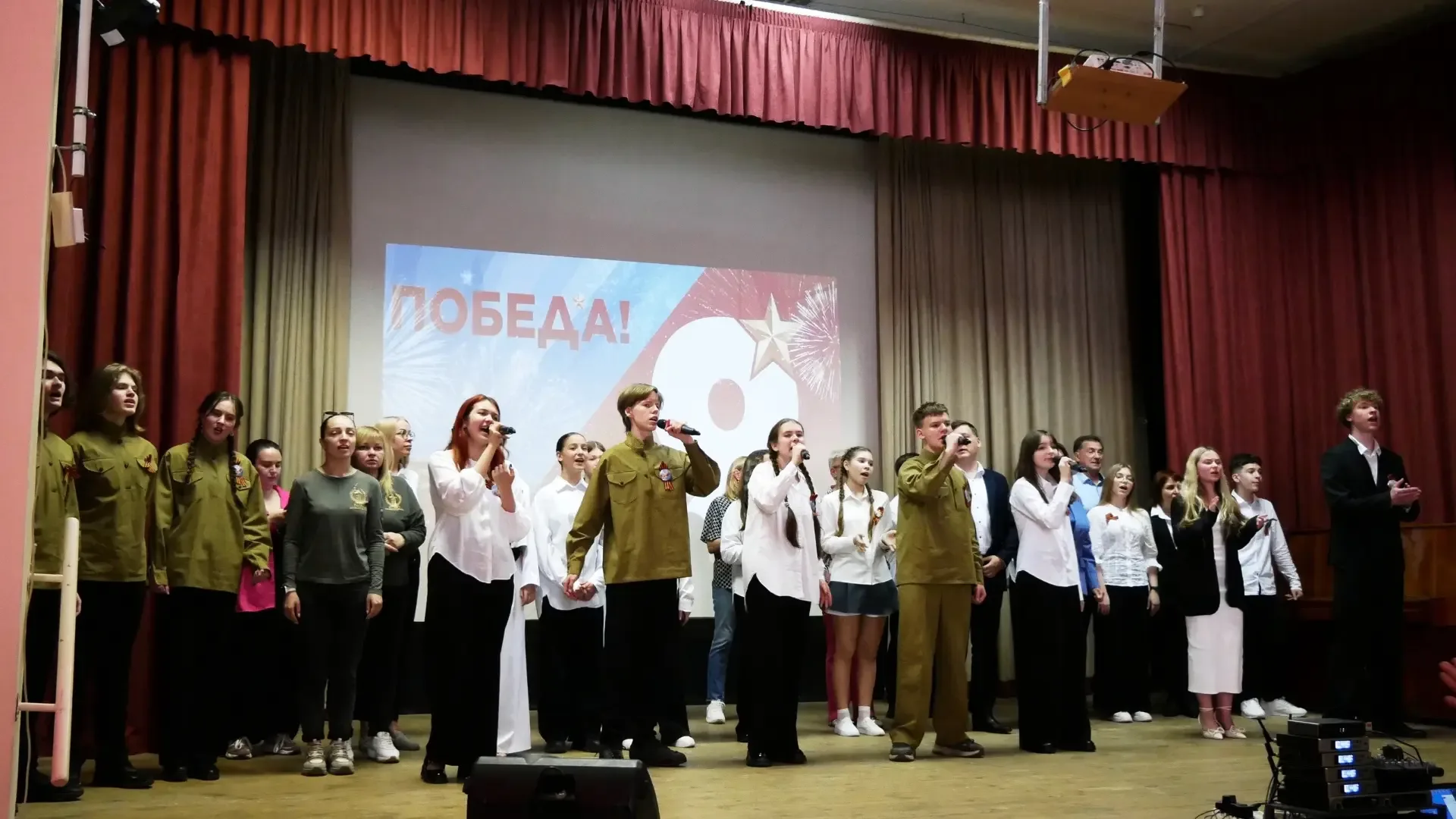 ✨Поездка в Дом-интернат✨  На прошлой неделе состоялась ежегодная поездка в Кировский дом-интернат дл