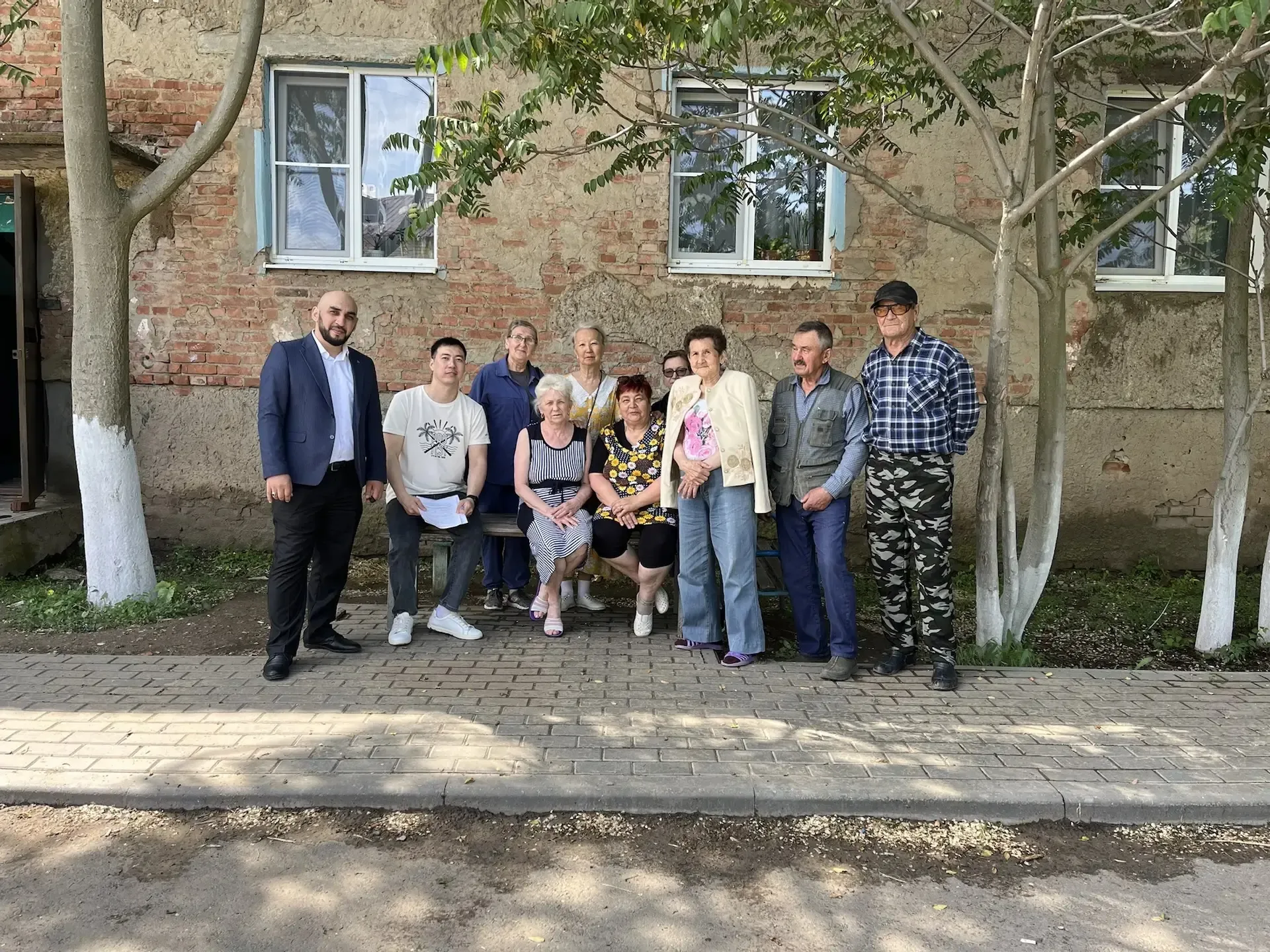 В Володарском районе жители выбирают форму управления домом  📌В течение нескольких дней руководитель