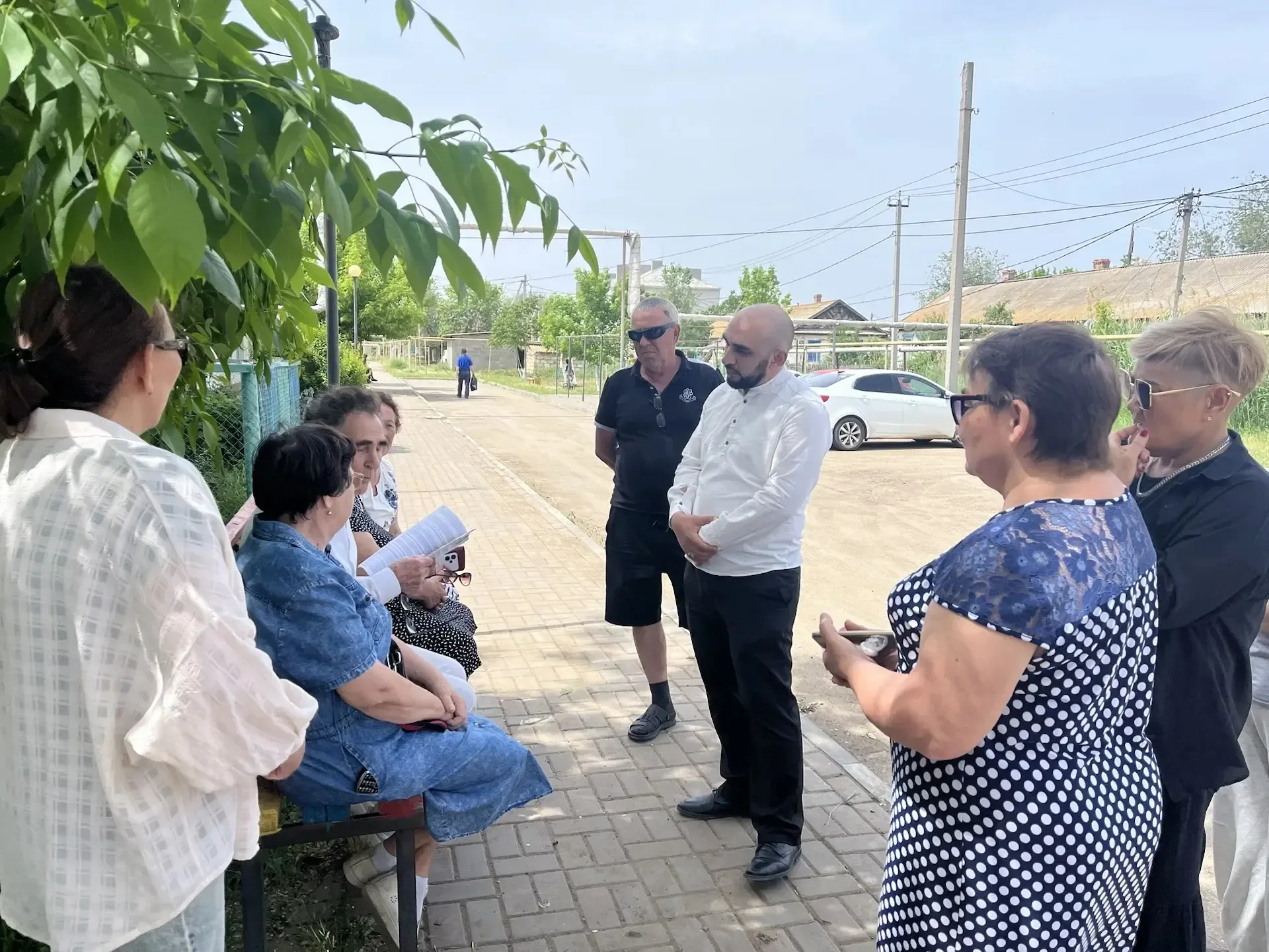 В Володарском районе жители выбирают форму управления домом  📌В течение нескольких дней руководитель