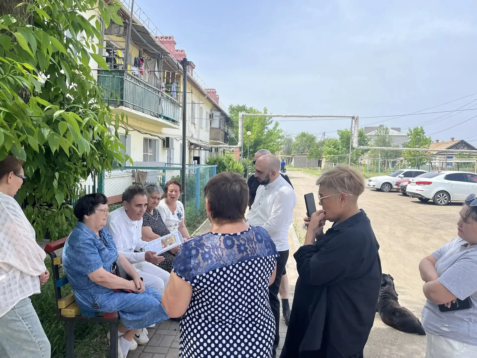 В Володарском районе жители выбирают форму управления домом  📌В течение нескольких дней руководитель