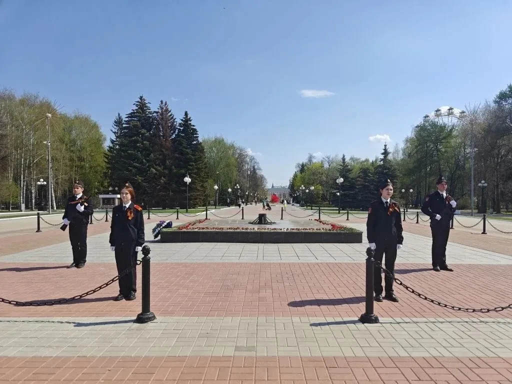 🎖6 мая Вахту Памяти на Посту № 1 приняли кадеты нашей школы.  Пусть мы совсем не знаем той войны, Не