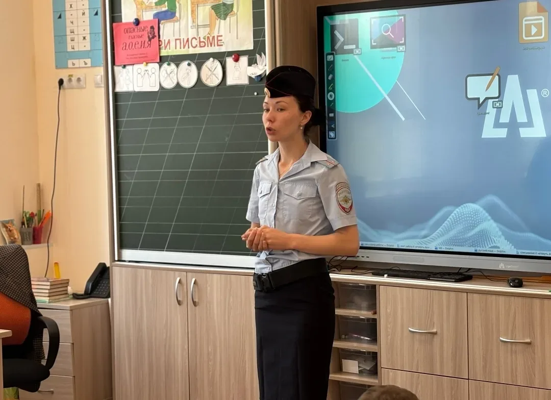 ❗️Безопасность превыше всего: уроки от инспектора ГИБДД в преддверии каникул  ☀️Наступает долгожданн