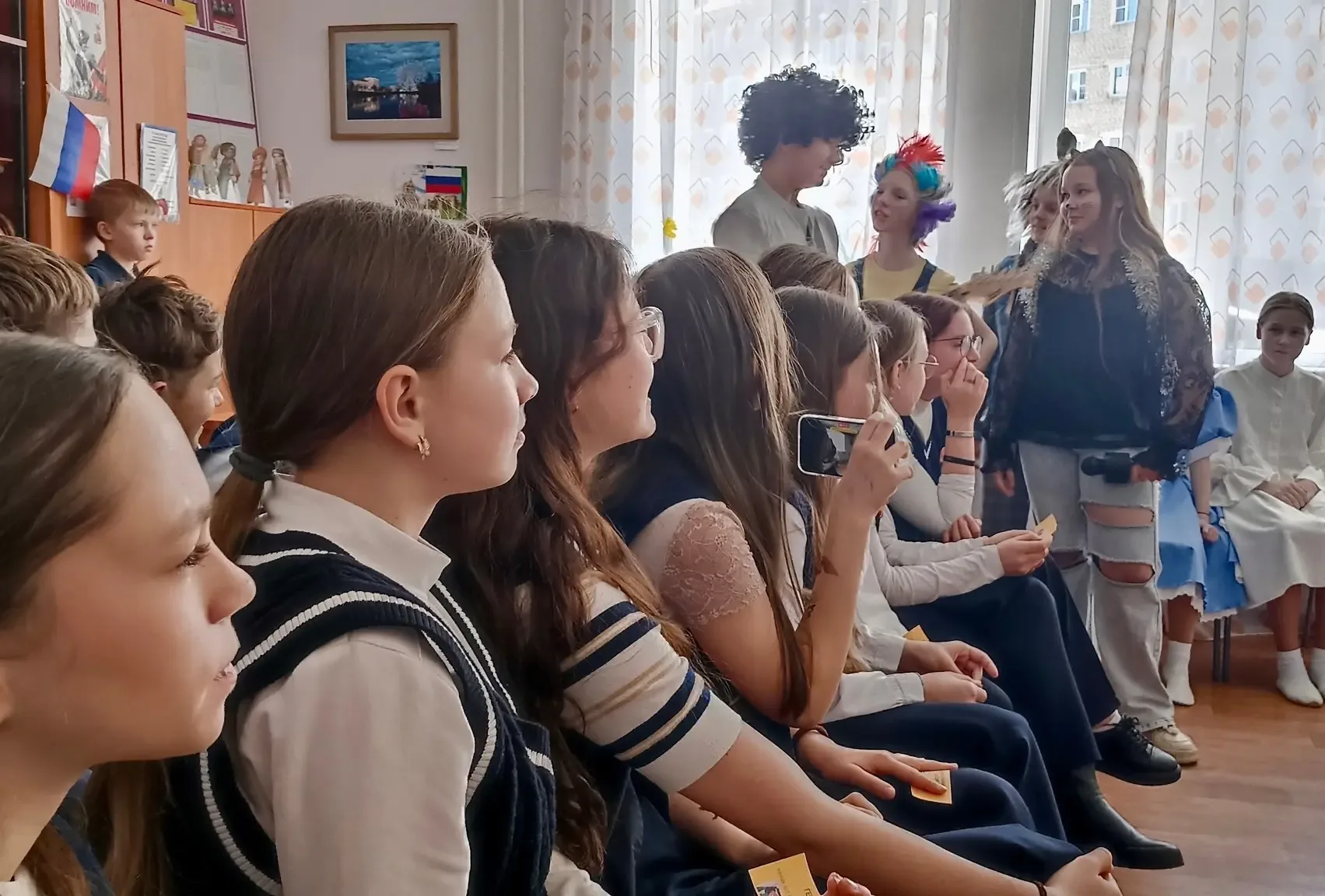 🤩 ЯРКИЕ ВПЕЧАТЛЕНИЯ 🤩  🎭 В библиотеке №20 на Северной Набережной выступили юные артисты МКОУ СОШ с У