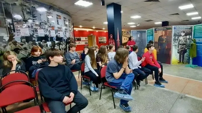 👍 МЫ НА ЭКСКУРСИИ 👍  🎓 Учащиеся 7 «З» класса вместе с классным руководителем Светланой Сергеевной Ки
