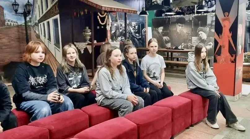 👍 МЫ НА ЭКСКУРСИИ 👍  🎓 Учащиеся 7 «З» класса вместе с классным руководителем Светланой Сергеевной Ки