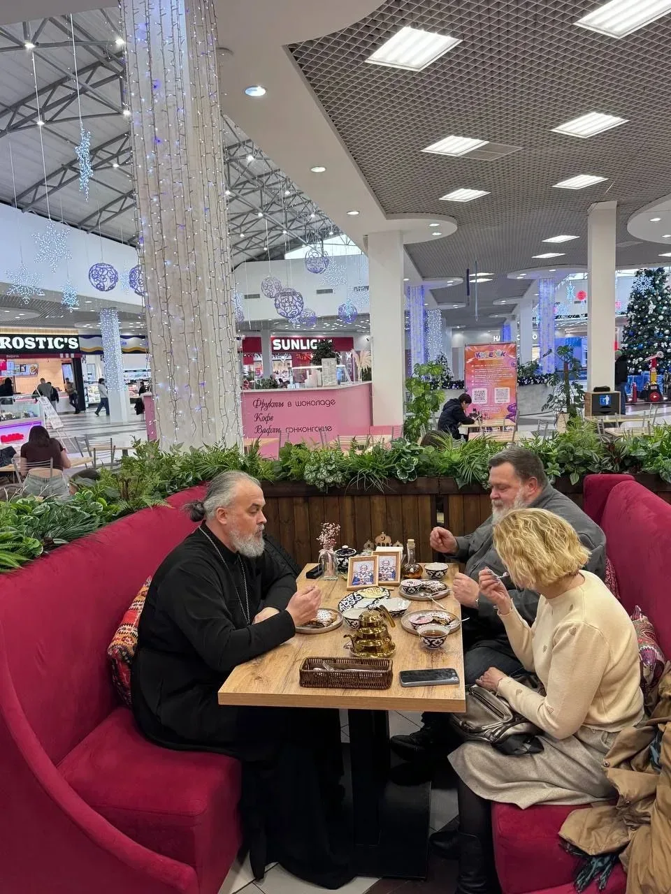 Дорогие друзья, скоро Вознесение Господне, Праздник Святой Троицы, а там уже и Петров пост недалеко.