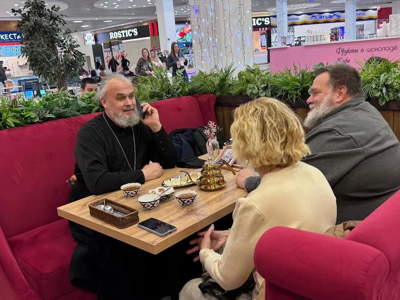 Дорогие друзья, скоро Вознесение Господне, Праздник Святой Троицы, а там уже и Петров пост недалеко.