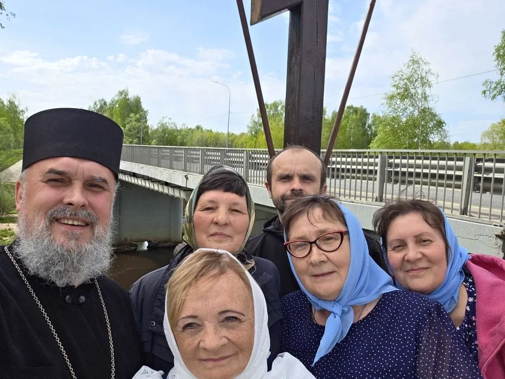 Вчера, 16 мая, в наш Быдреевский Крестовоздвиженский монастырь (д. Быдреевка) приезжали паломники из