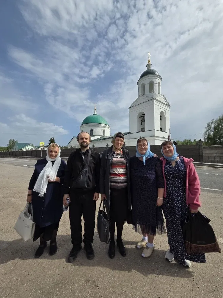 Вчера, 16 мая, в наш Быдреевский Крестовоздвиженский монастырь (д. Быдреевка) приезжали паломники из