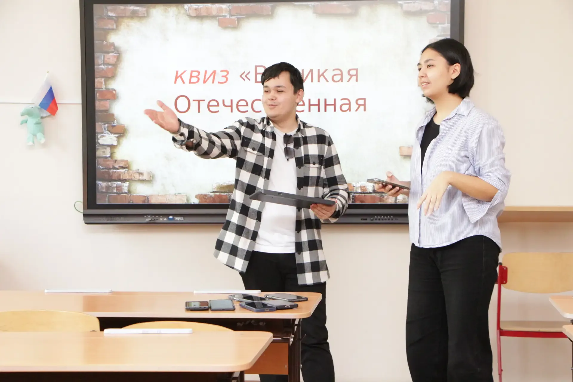 Исторический квиз от наших выпускников  На прошлой неделе школу навестили самые желанные гости — наш