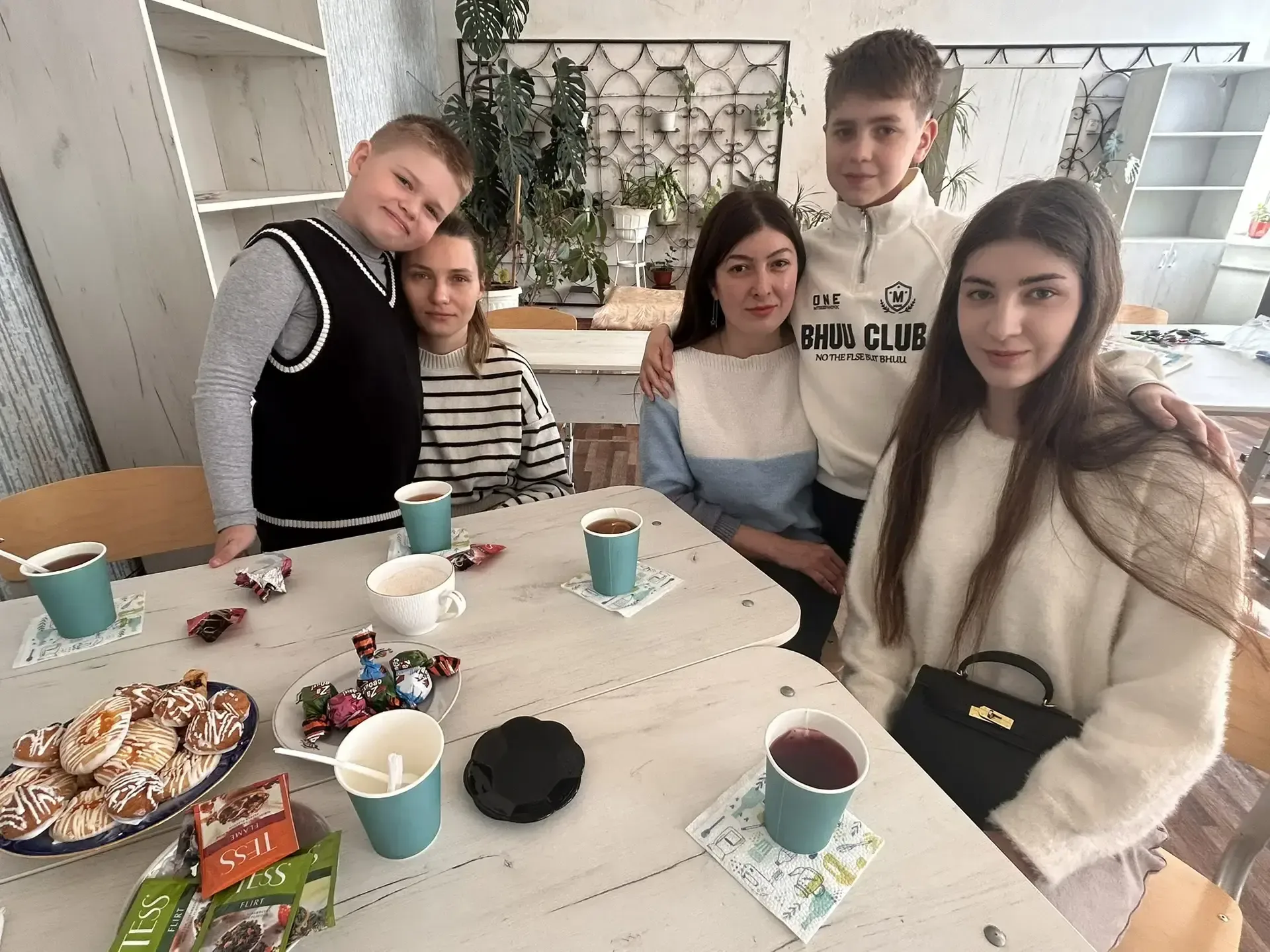 🌺30 мая, в преддверии любимого праздника Весны и Труда, семейный клуб "12-А" ГБОУ "СШ № 72 Г.О. МАКЕ