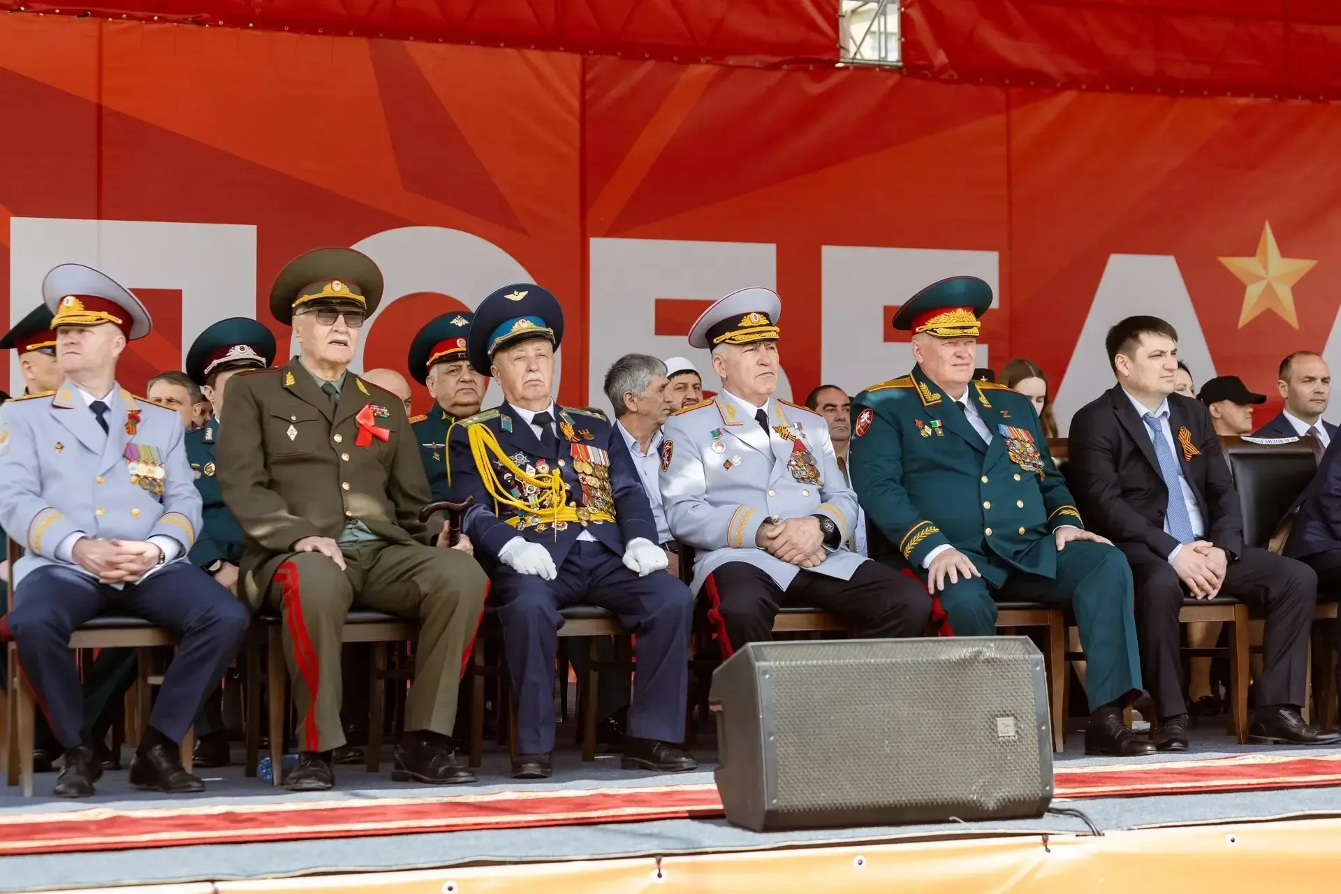 Парад Победы  Юнармейский отряд лицея «Молодая гвардия» принял участие в Параде Победы, продемонстри