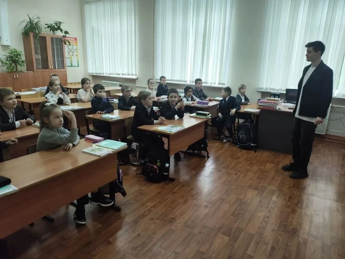 🦉 В школе №8 прошла интеллектуальная битва «Умники и умницы» 15 мая 2026 года в рамках модуля «Успех