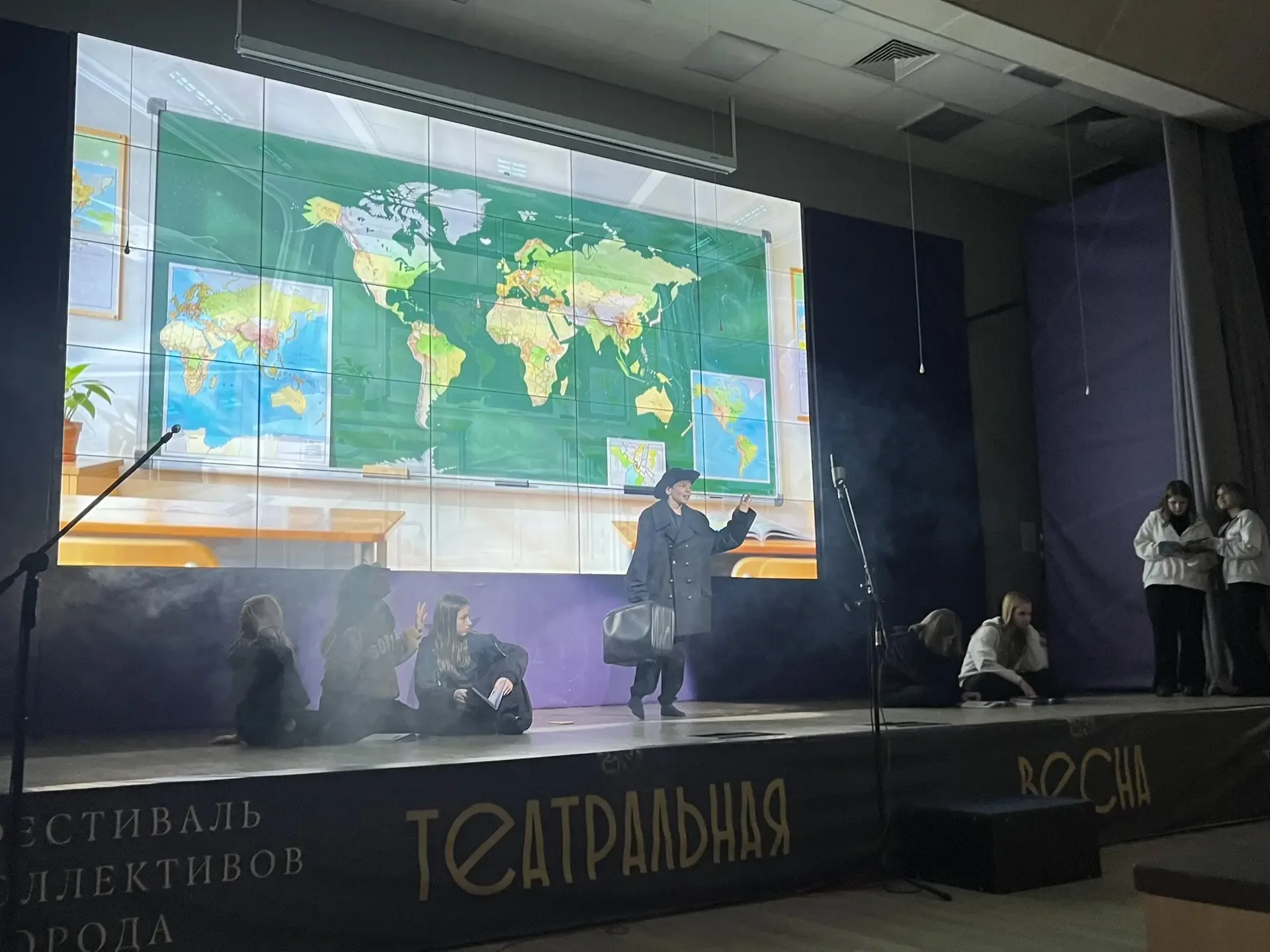 Стартовала VI Театральная весна🎭 Дружный Южный🌎Тема: «Единство и творчество народов России»
