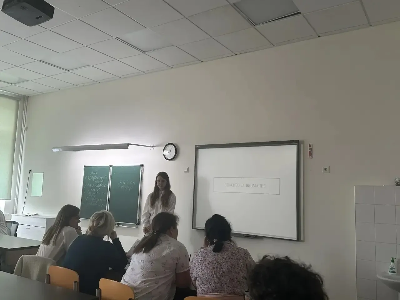 🚀 Старт проектам дан, и это здорово!  Сегодня в нашей школе стартовала защита проектов! Ученики 8 и 