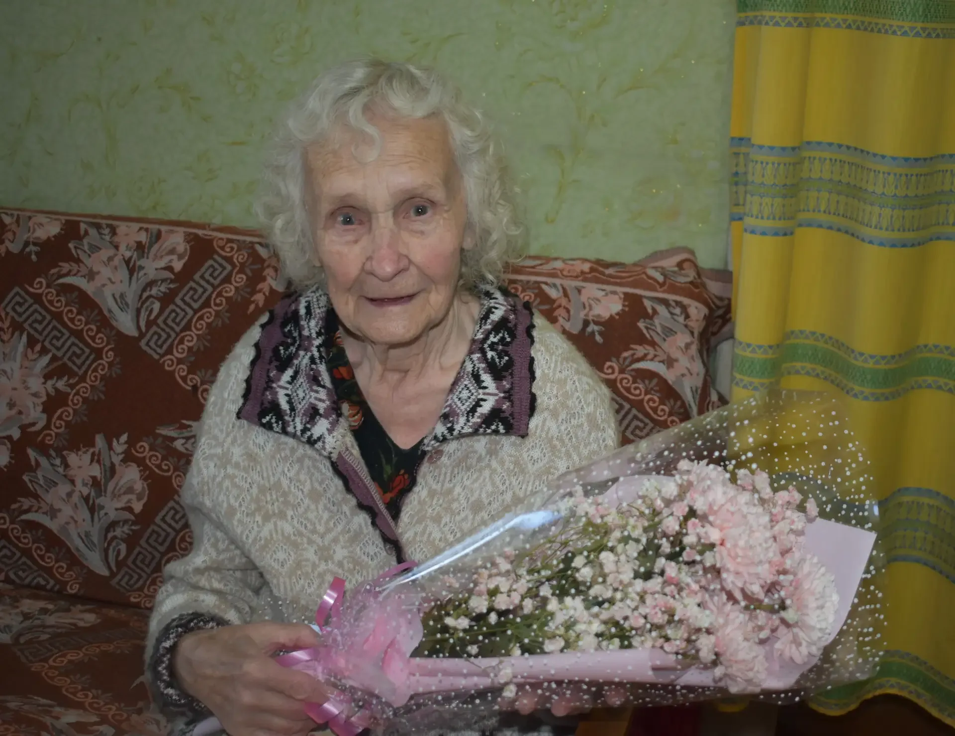 Долгожитель Барабинского района принимала поздравления с 90-летним юбилеем🎉  14 мая  свой 90-летний 