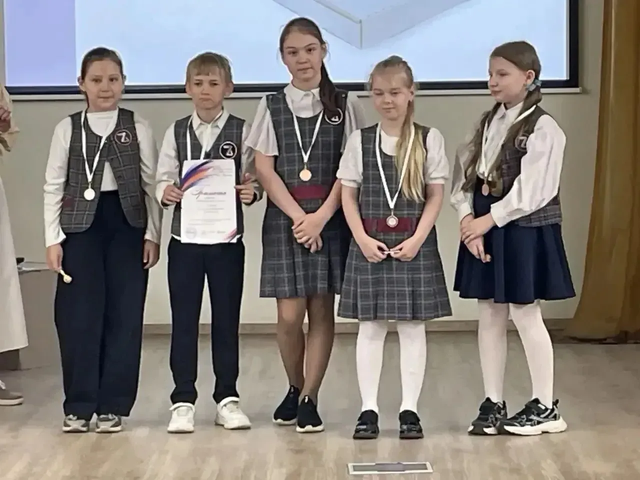 Поздравляем победителей «Креатив-боя»!  Команда начальной школы нашей гимназии успешно выступила в г