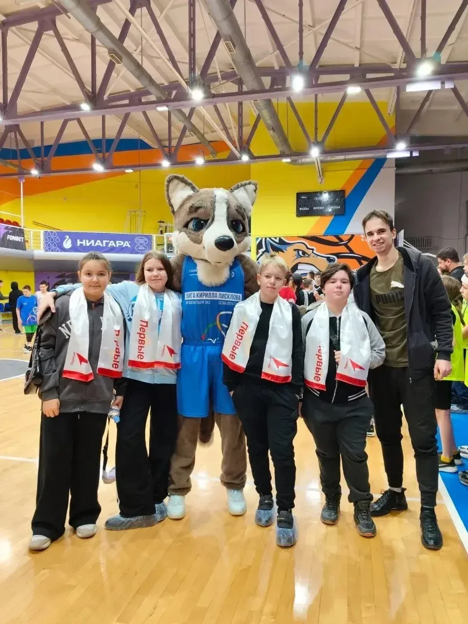 ОДИН ДЕНЬ ИЗ ЖИЗНИ СОВЕТНИКА👔  🌅 День Советника директора по воспитанию стартует не с планёрок, а с 