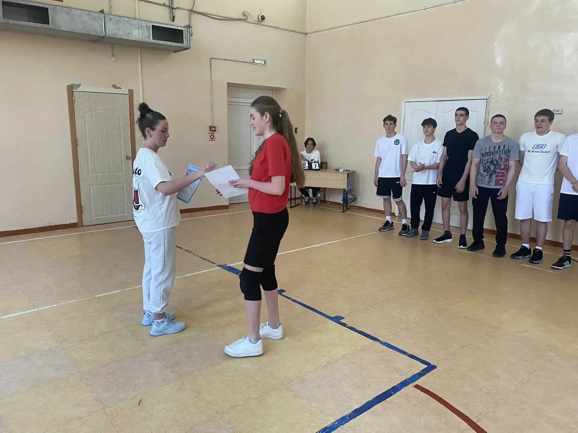 🔥Жаркая битва на баскетбольной площадке!  Сегодня в нашем спортивном зале царила настоящая жара! Про