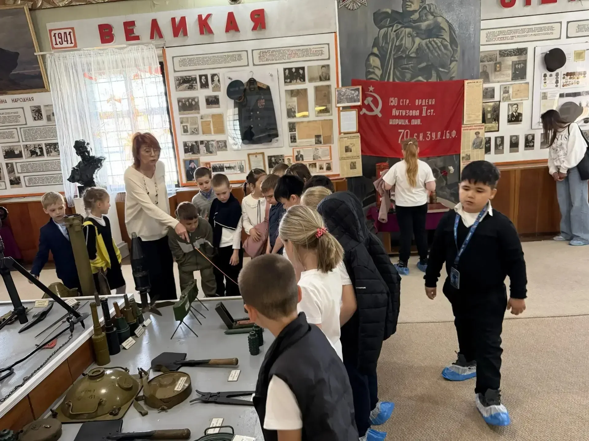 📢 Орлята из 1 "Г" приступили к реализации трека "Орлёнок-хранитель исторической памяти.  ✅️ По иници