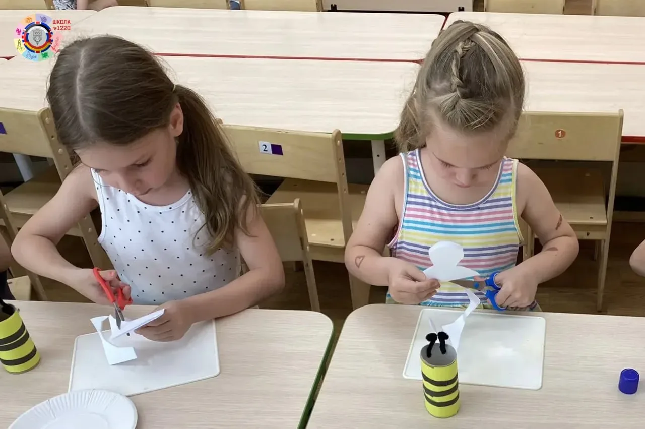 Жу-жу-жу!  🐝 Сегодня, 20 мая, отмечается Всемирный день пчел – профессиональный праздник самых трудо