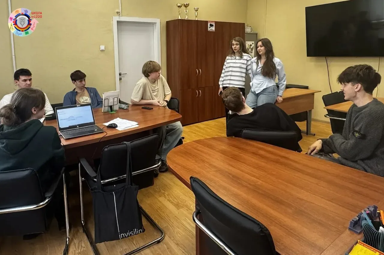 Поступление: советы от своих   💬 Наши выпускницы, нынешние студентки РЭУ им. Г.В. Плеханова Дарья и 