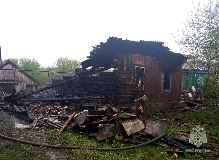 ❗В Ртищевском районе на пожаре погиб пенсионер  Сообщение о пожаре в селе Елань поступило сегодня в 