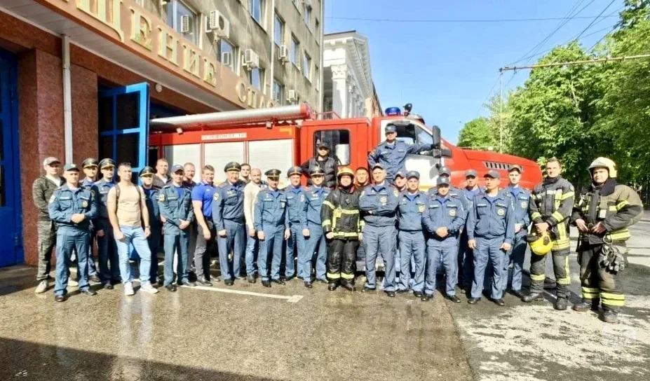 🫡 Соблюдая традиции огнеборцев  Сегодня коллектив Саратовской 1-й пожарно-спасательной части проводи