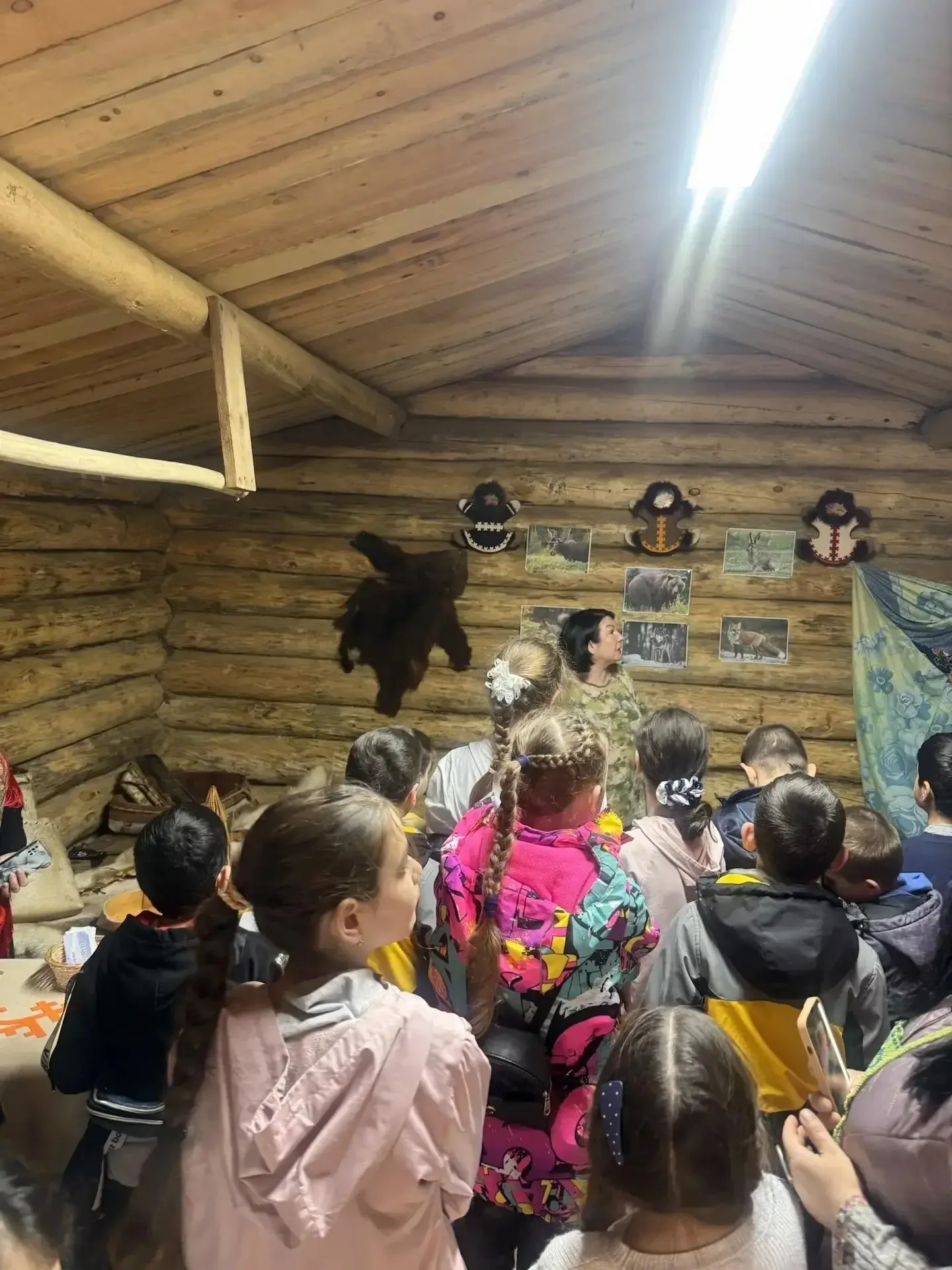 🏕️ Музейный краш-тест, эко-селфи и щепотка магии: как 3 «Б» и 3 «Г» покорили «Ночь музеев»!  Кто ска