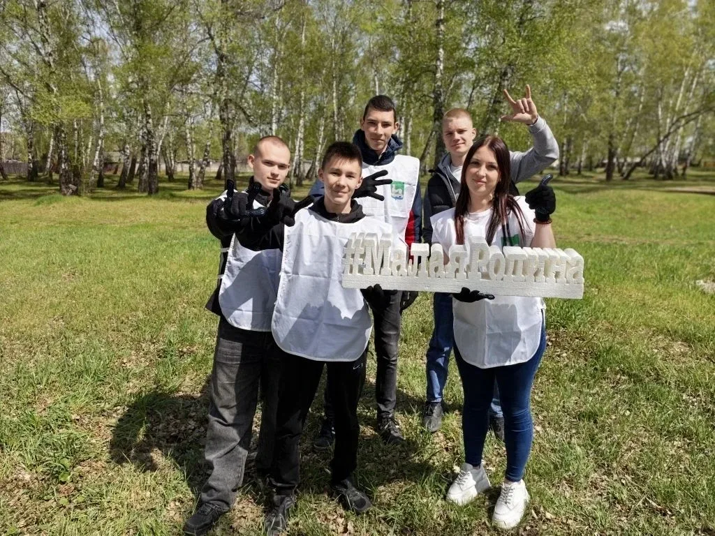 Сегодня молодёжный совет Тайтурского МО и волонтёрский отряд "Мы вместе" (Усольский аграрно-промышле