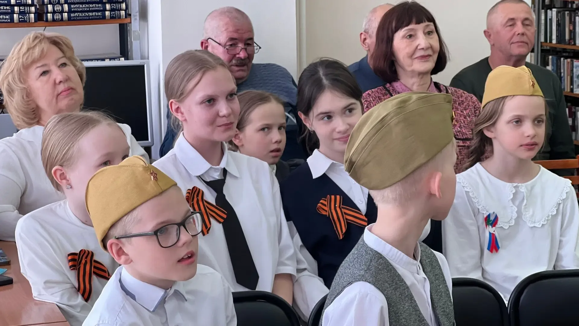 🕊️ «Мы помним, мы гордимся!»   Сегодня наши ученики:  Кузнецова Кристина 3д, Гнездышкин Роман 3д,  П
