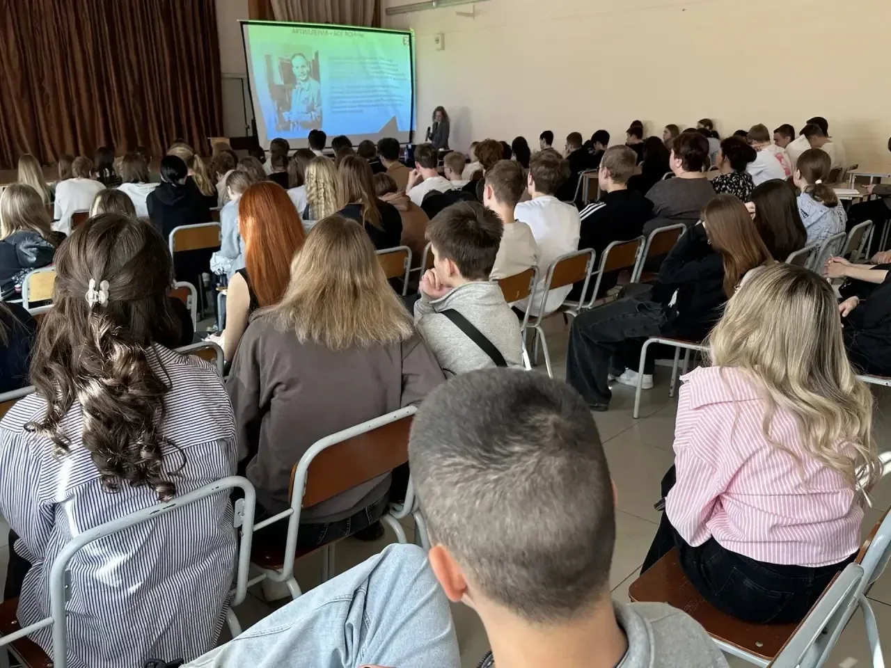 🌟НАУКА В ГОДЫ ВЕЛИКОЙ ОТЕЧЕСТВЕННОЙ ВОЙНЫ🪖 📣 Сегодня в актовом зале нашей школы прошла лекция для уч