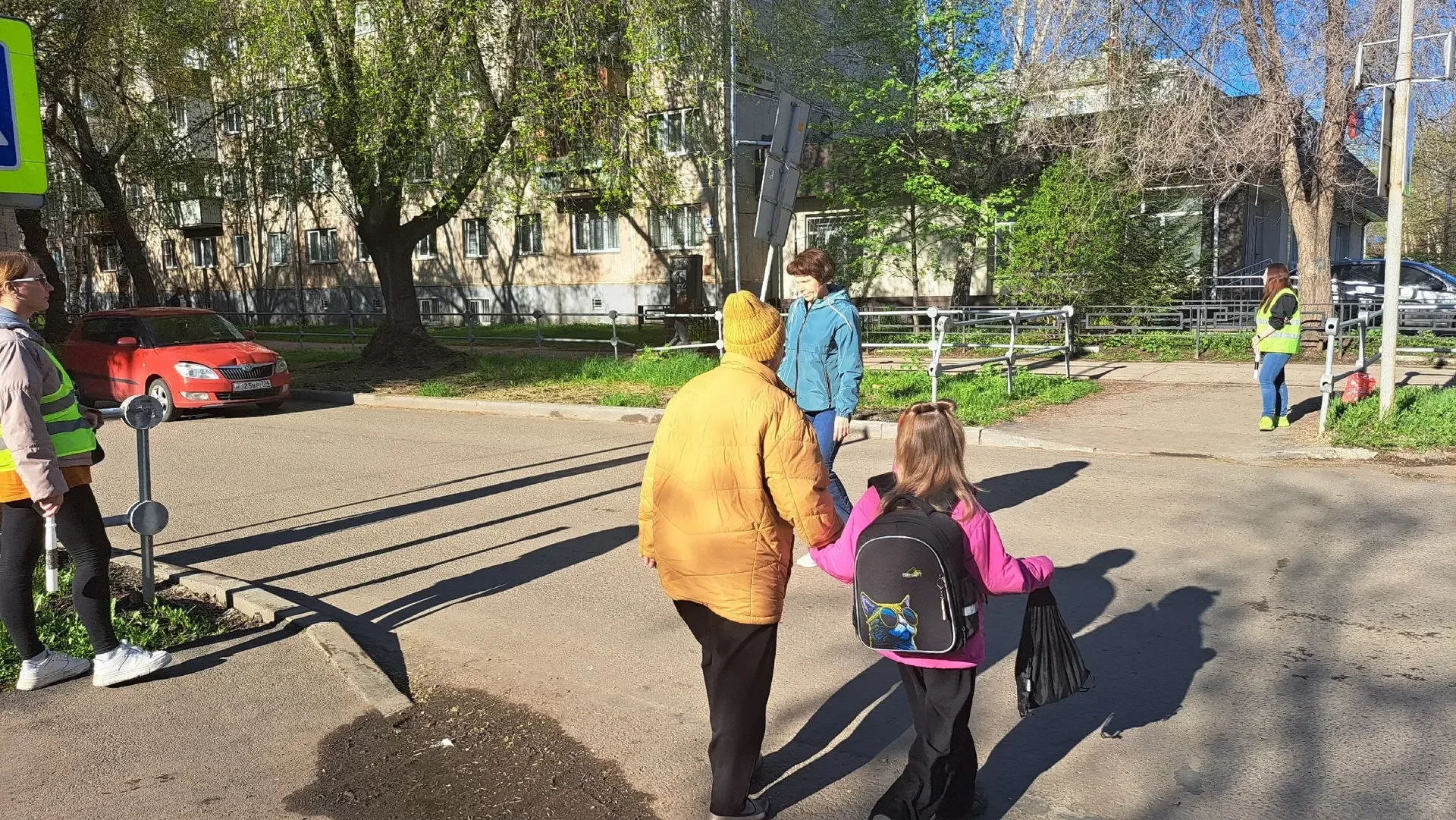 🚦РОДИТЕЛЬСКИЙ ПАТРУЛЬ МОУ «СОШ № 36  Каждую неделю "Родительский патруль" выходит дежурить на нерегу