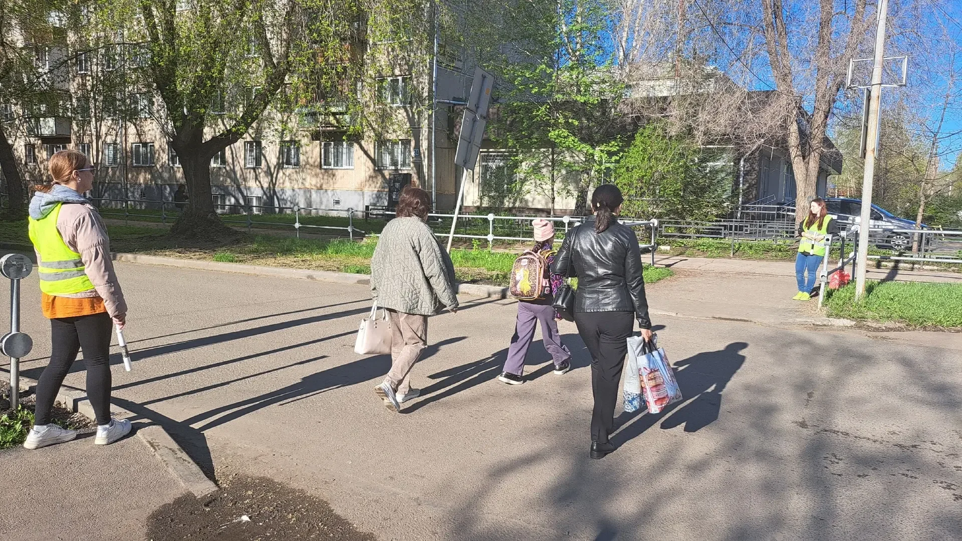 🚦РОДИТЕЛЬСКИЙ ПАТРУЛЬ МОУ «СОШ № 36  Каждую неделю "Родительский патруль" выходит дежурить на нерегу