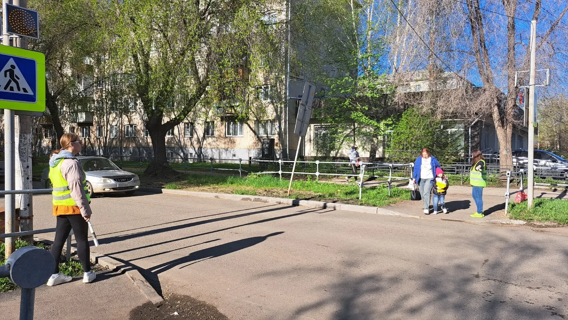 🚦РОДИТЕЛЬСКИЙ ПАТРУЛЬ МОУ «СОШ № 36  Каждую неделю "Родительский патруль" выходит дежурить на нерегу