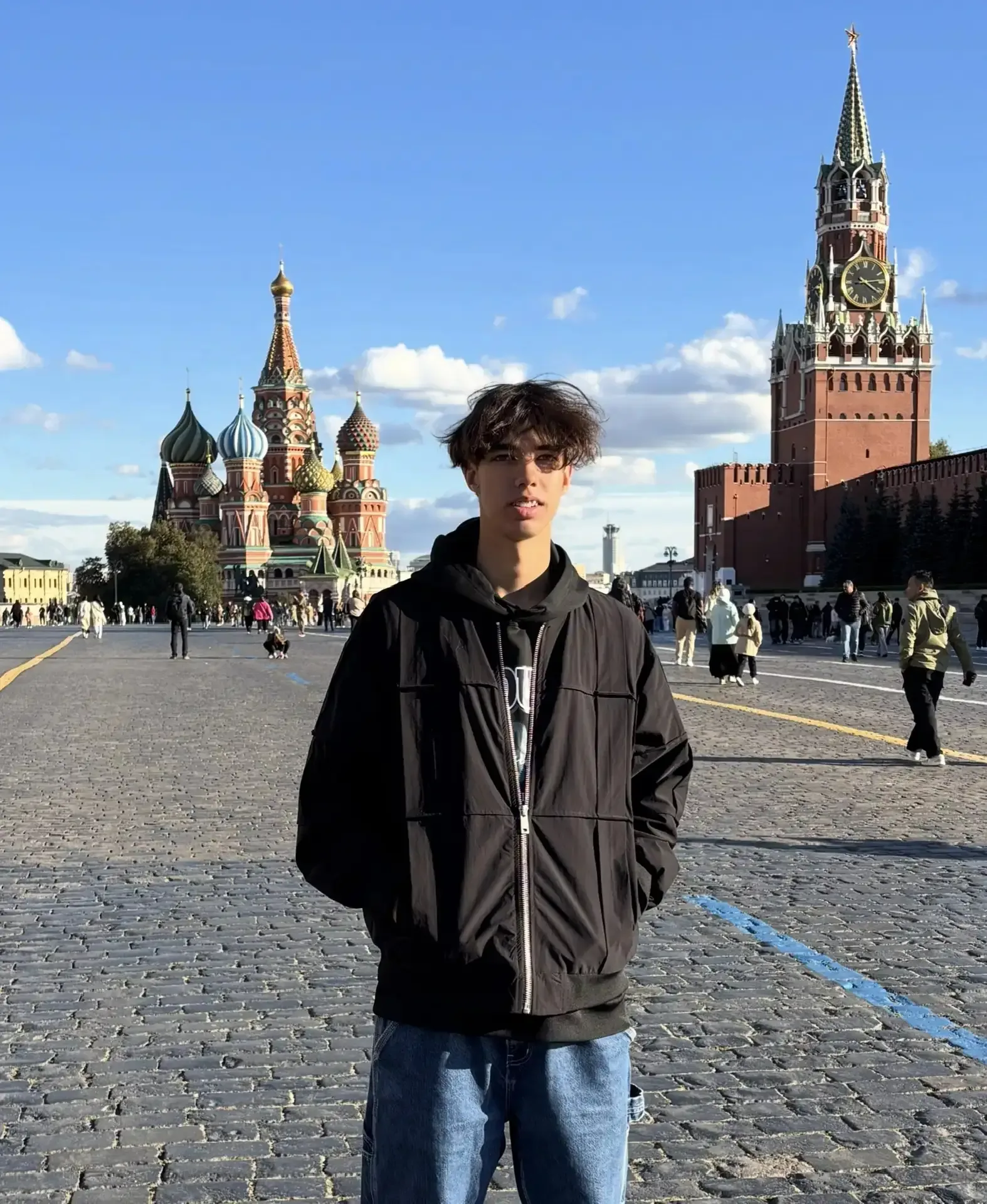 НАШИ ВЫПУСКНИКИ  ❤️ДЕНИС МЕДВЕДЕВ,  11"Б" КЛАСС   ✨️Денис учится в Гимназии  с первого класса.  Спор