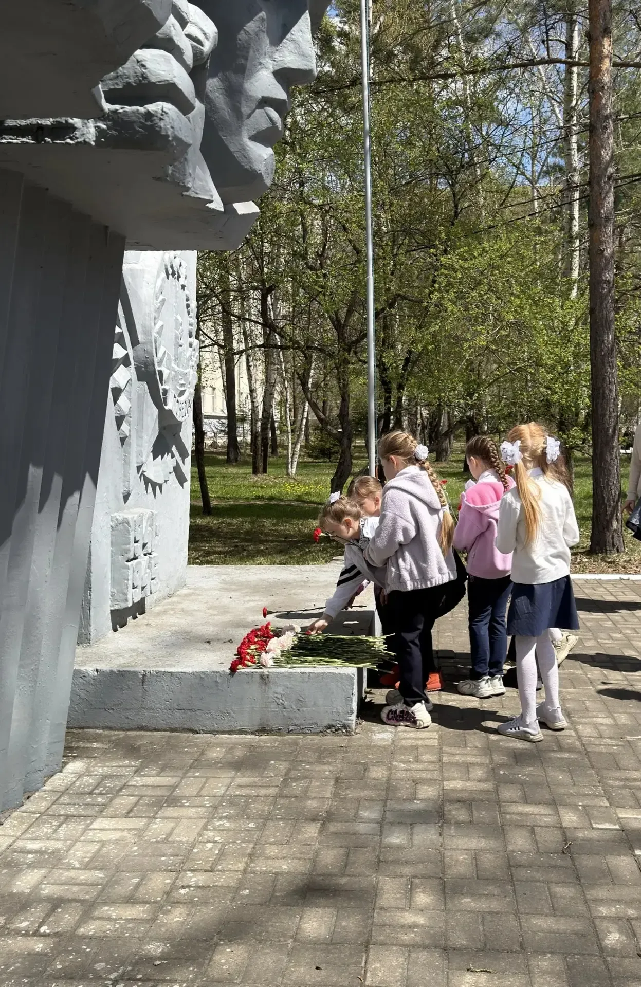 🔥Подвиг ваш бессмертен, память о вас вечна! 🇷🇺На аллее ТОГУ около памятника воинам-освободителям гим
