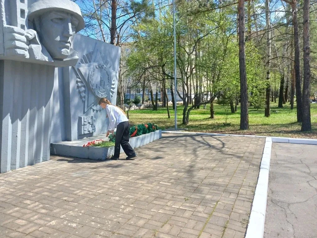 🔥Подвиг ваш бессмертен, память о вас вечна! 🇷🇺На аллее ТОГУ около памятника воинам-освободителям гим
