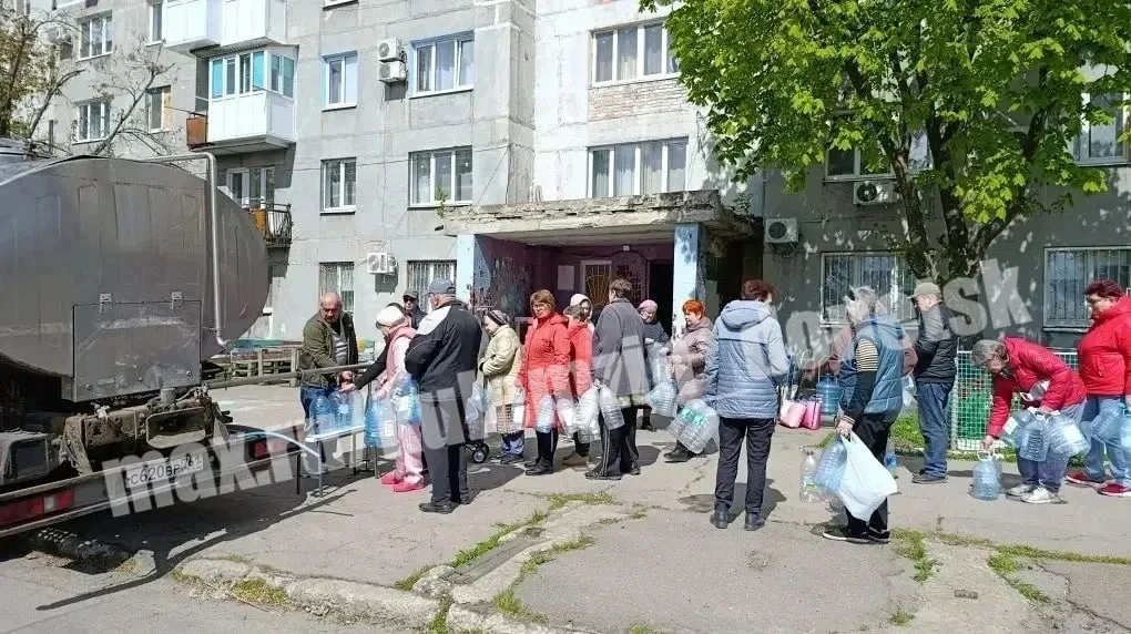 📌Сегодня донецкие производители воды организовали бесплатную доставку питьевой воды жителям Будённов