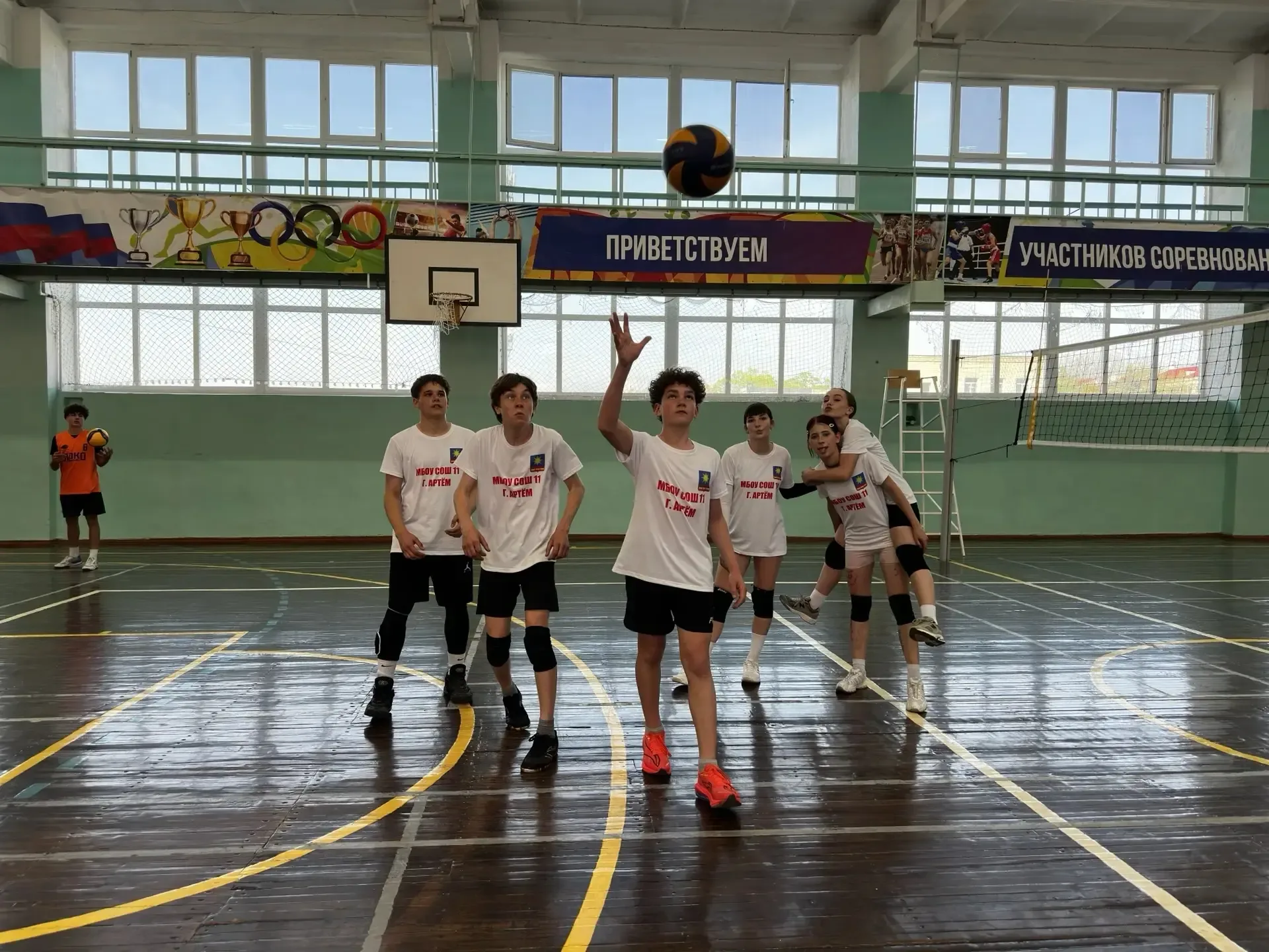 🏐Сегодня, 14 мая, наши ребята приняли участие в соревнованиях по волейболу!  💪Игра проходила в напря