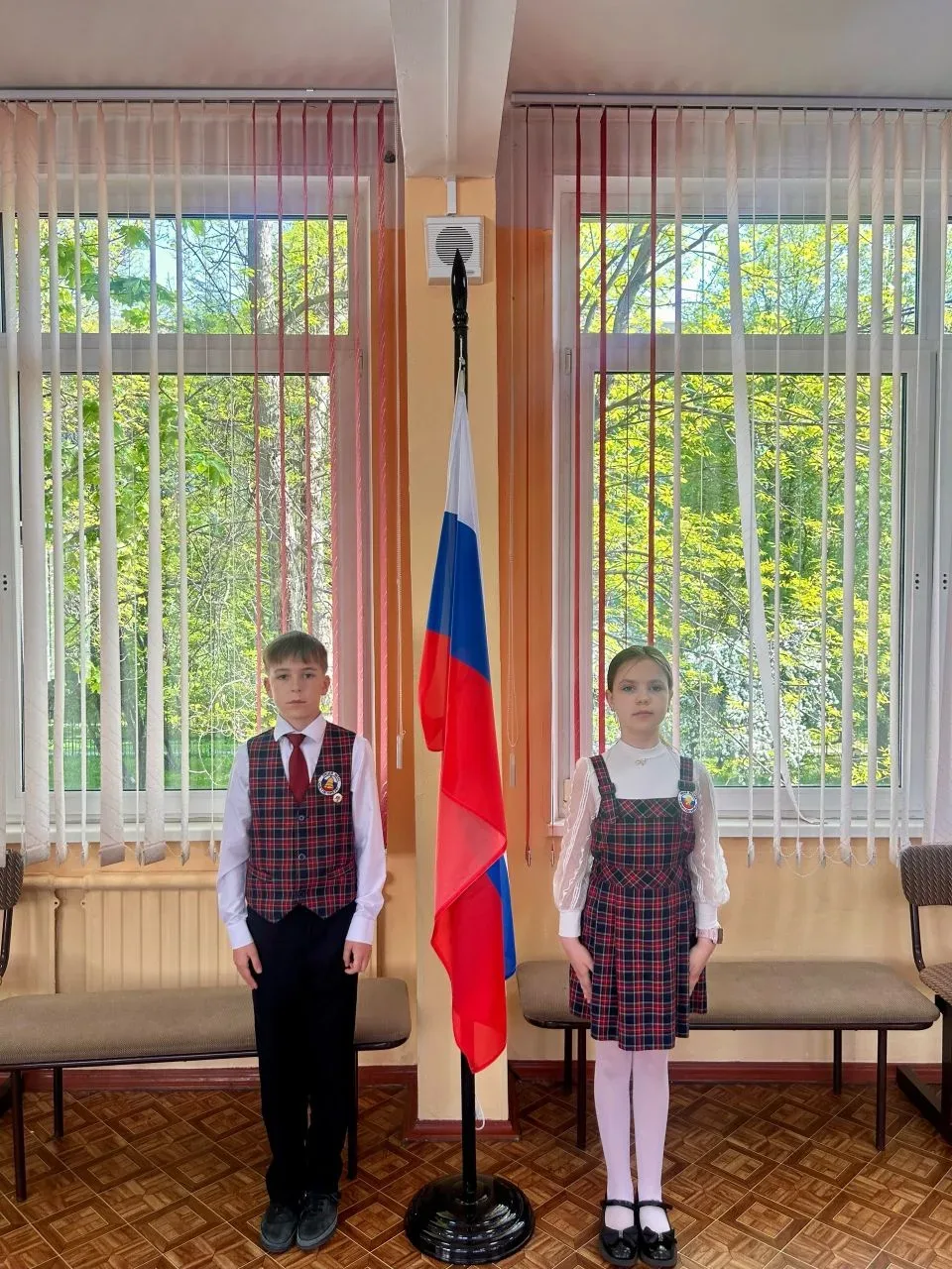 🇷🇺ТОРЖЕСТВЕННАЯ ЛИНЕЙКА🇷🇺 📌Флаг Российской Федерации - это символ национального единства, патриотизм
