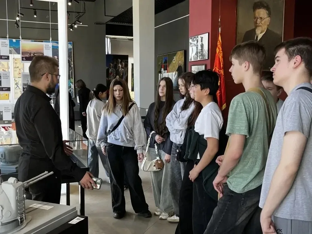 НОВОСТИ ИЗ КЛАССОВ 📣  Восьмого мая 8А класс совершил увлекательное путешествие в историю родного Кал