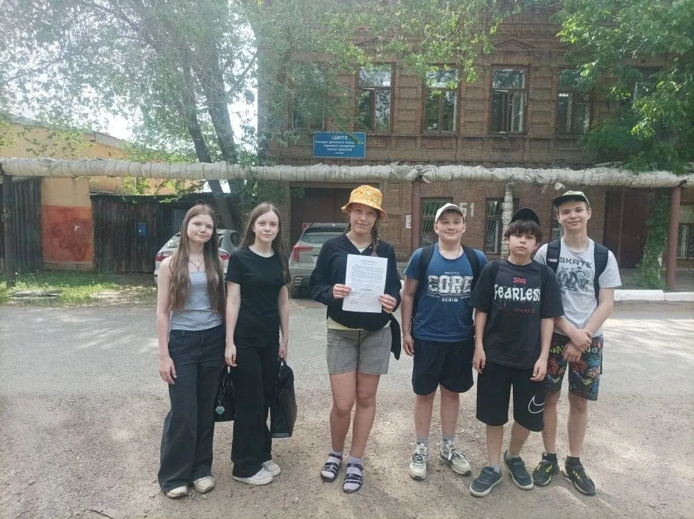 Сегодня команда краеведов нашей школы под руководством Барсуковой Е.Ю. отправилась на финальный этап