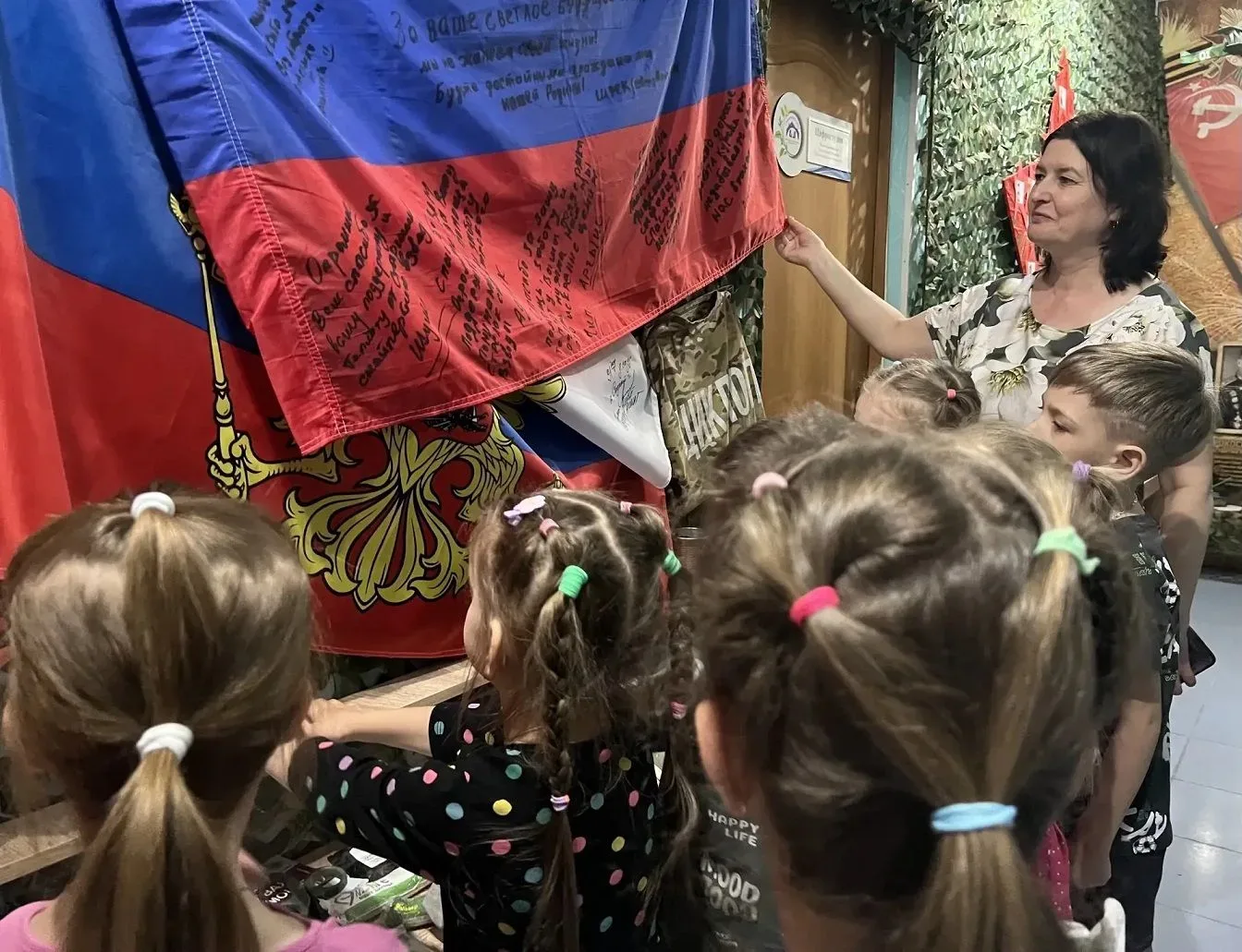 Музеи в детских садах знакомят ребят с историей и народной культурой  Что было внутри русской избы? 