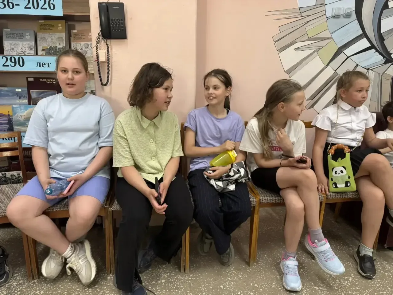 🎉3А ходил на праздник в библиотеку "Маяк"  Праздник был посвящён окончанию учебного года -  "Путешес