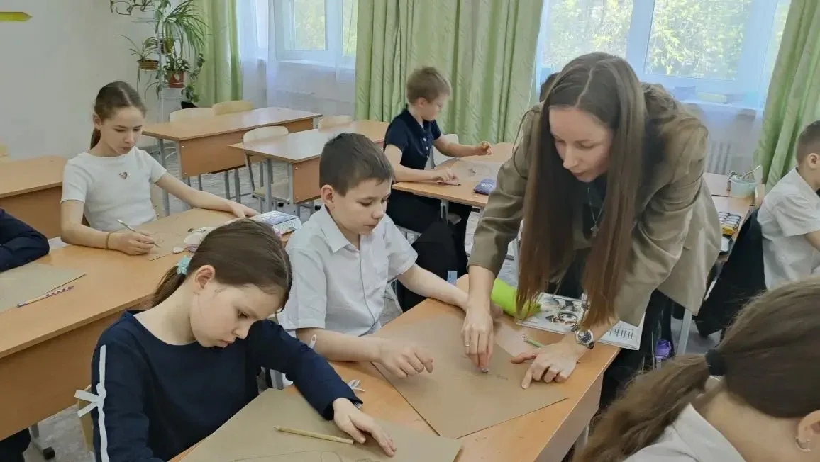 🤩Продолжаем серию встреч с родителями.   🎨Вот такие прекрасные картины создали ученики нашей школы н