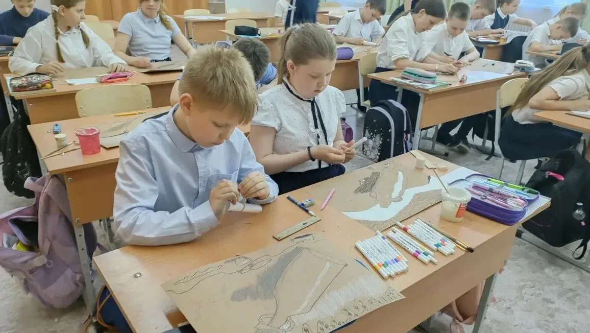 🤩Продолжаем серию встреч с родителями.   🎨Вот такие прекрасные картины создали ученики нашей школы н