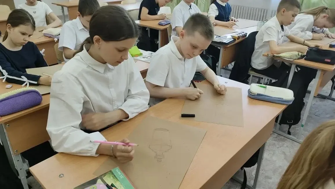 🤩Продолжаем серию встреч с родителями.   🎨Вот такие прекрасные картины создали ученики нашей школы н